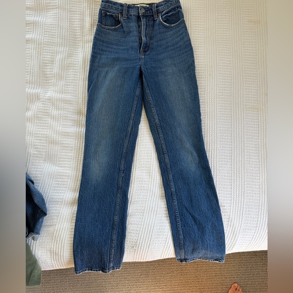Abercrombie 90s Straight Ultra High Rise Jeans - Picture 2 of 9